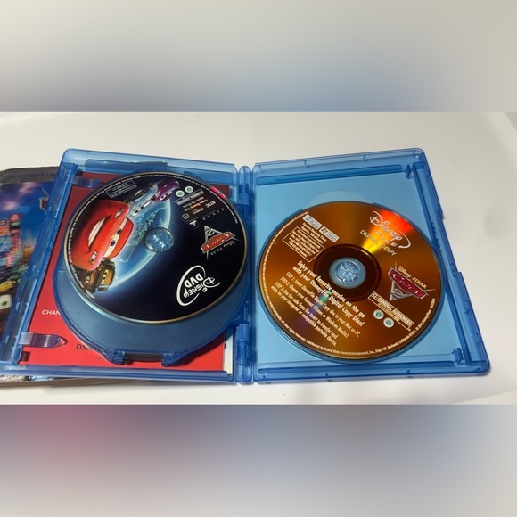 Cars 2" 5-disc combo pack, including Blu-ray 3D, Blu-ray, DVD, and digital - Picture 5 of 5